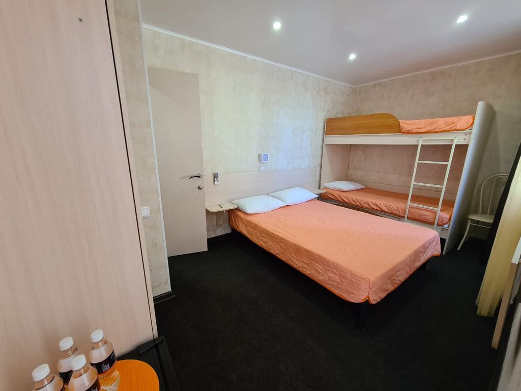 Оранжевое Солнце — Четырёхместный номер стандарт