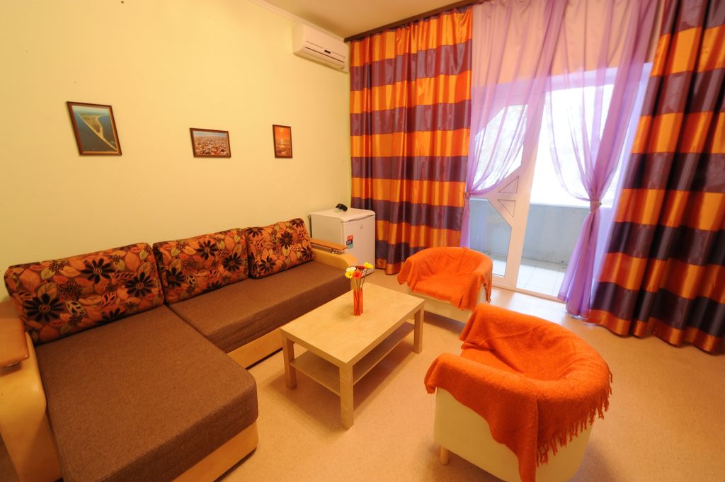 Роза ветров — Семейный номер люкс 2-комнатный