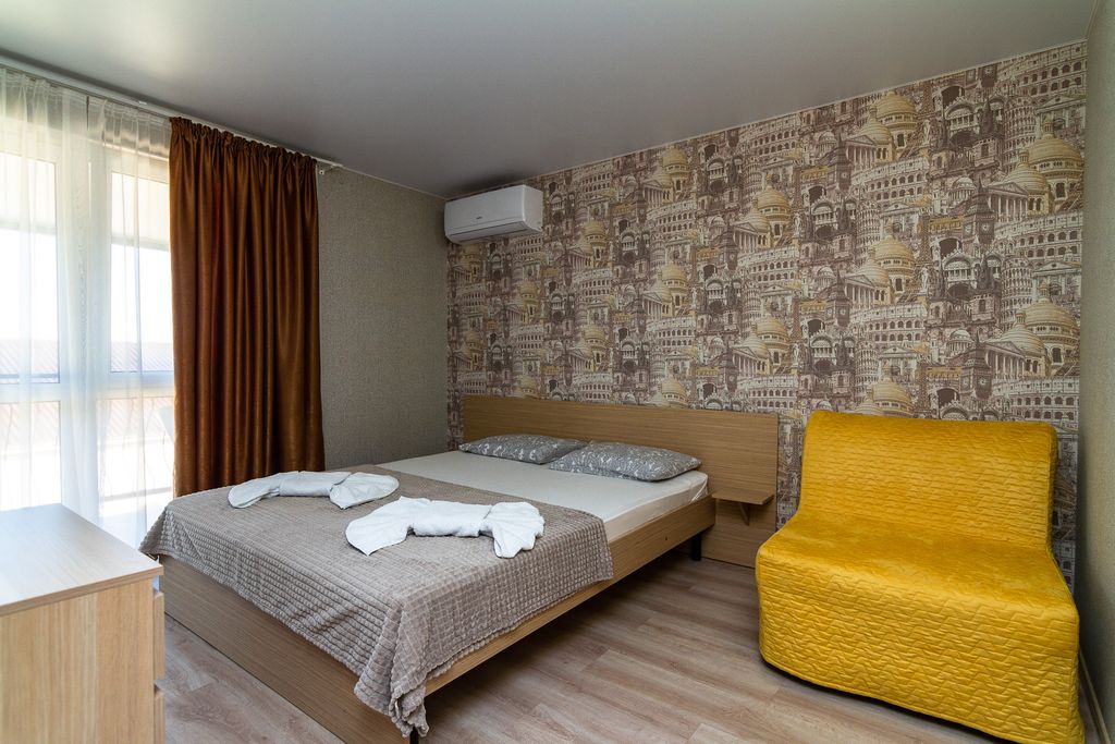 Жасмин — Трёхместный номер улучшенный с видом на море