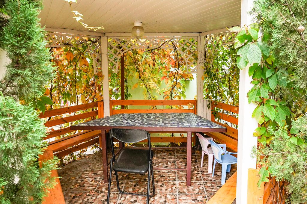 На Подгорной — Семейный номер улучшенный с видом на горы