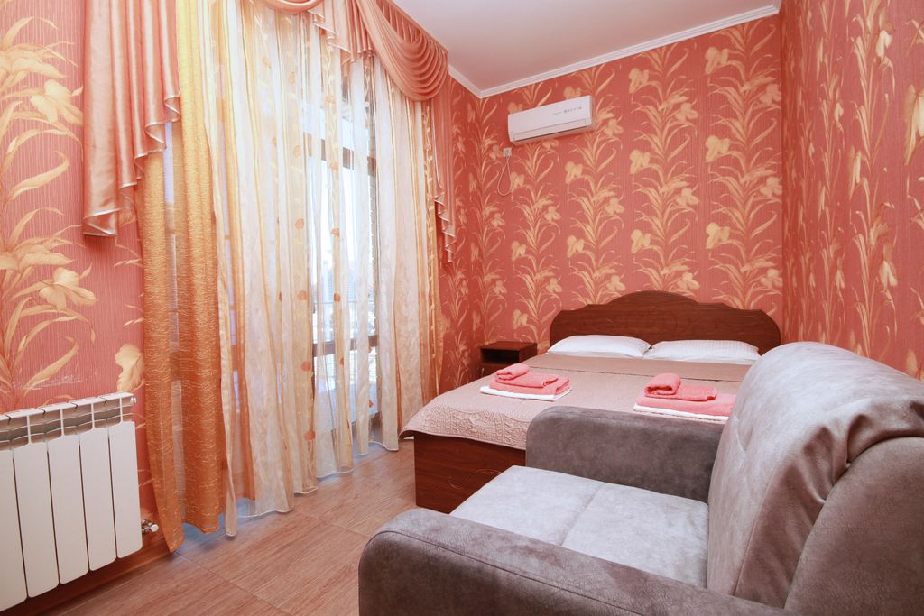 Валентина — Трёхместный номер улучшенный
