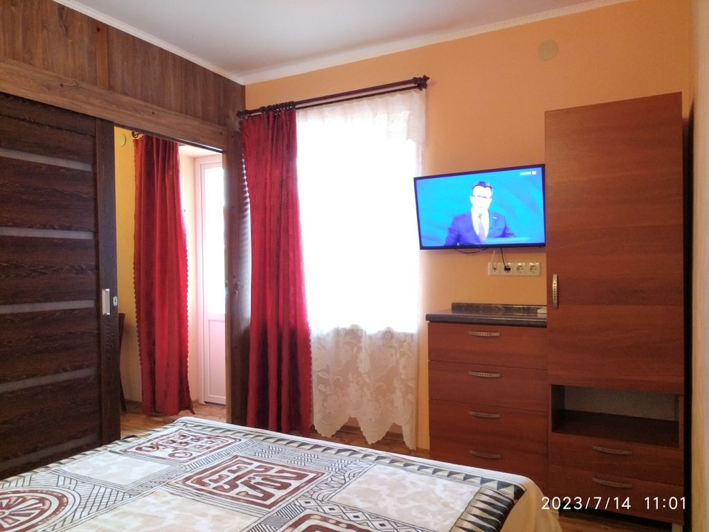 Сказка — Четырёхместный номер полулюкс с видом на сад