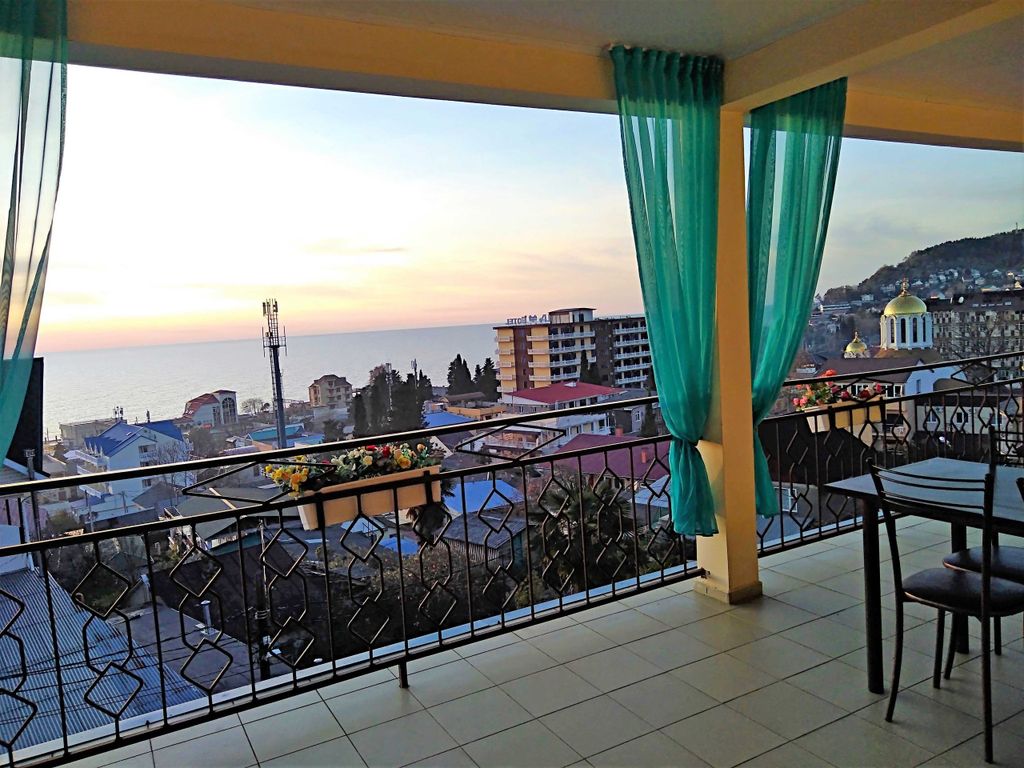 Ягодка — Четырёхместный номер двухкомнатный