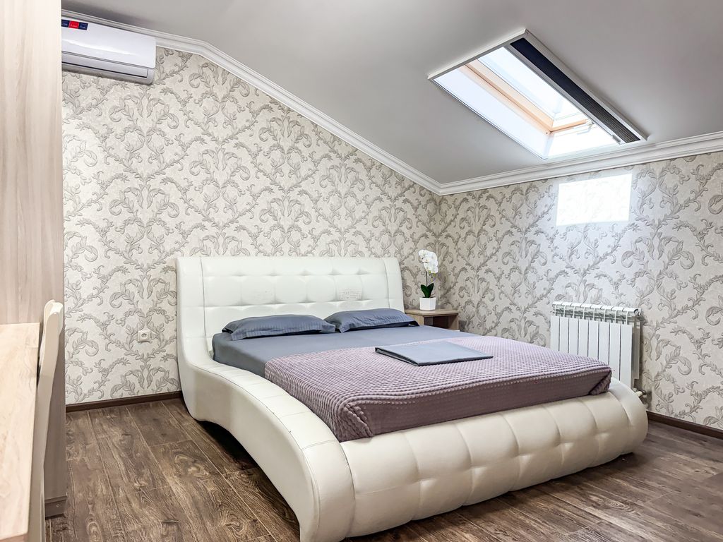 Ника Центр — Семейный номер двухкомнатная мансарда