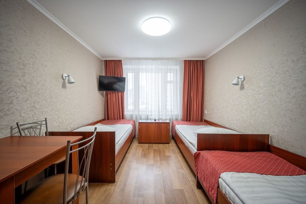 Островок — Трёхместный номер эконом с общей ванной комнатой