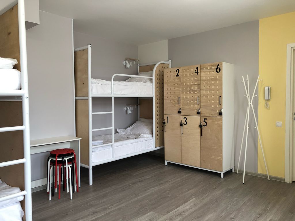 4weeks — Многоместный смешанный номер 6-местный мужской с общей ванной комнатой