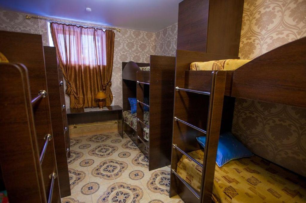 Пионер — Многоместный мужской номер место-кровать в 8-местном
