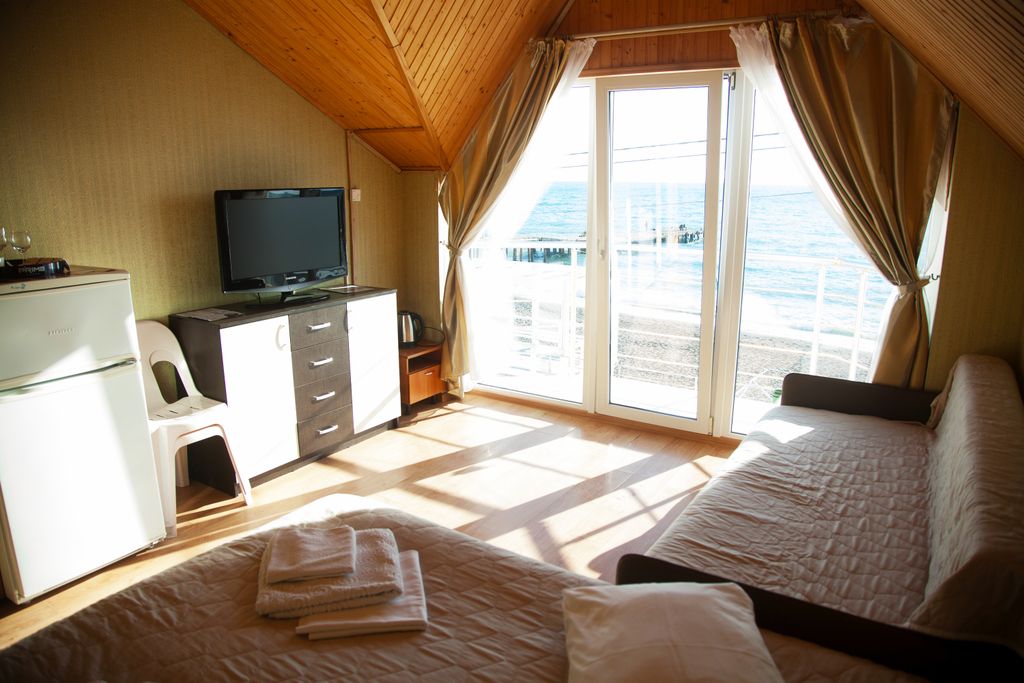 Прохлада — Семейный номер улучшенный с видом на море