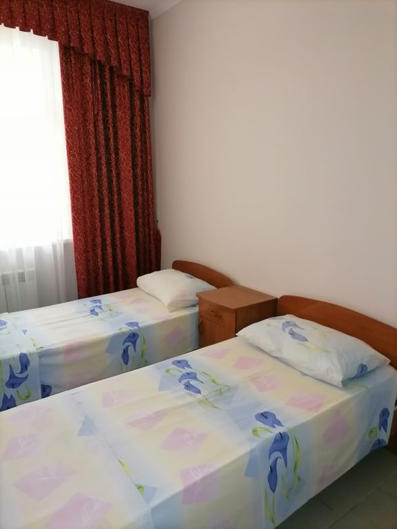 Парус — Двухместный номер с 2 отдельными кроватями стандарт