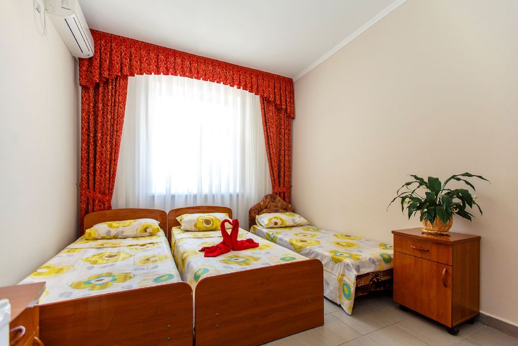 Парус — Трёхместный номер стандарт