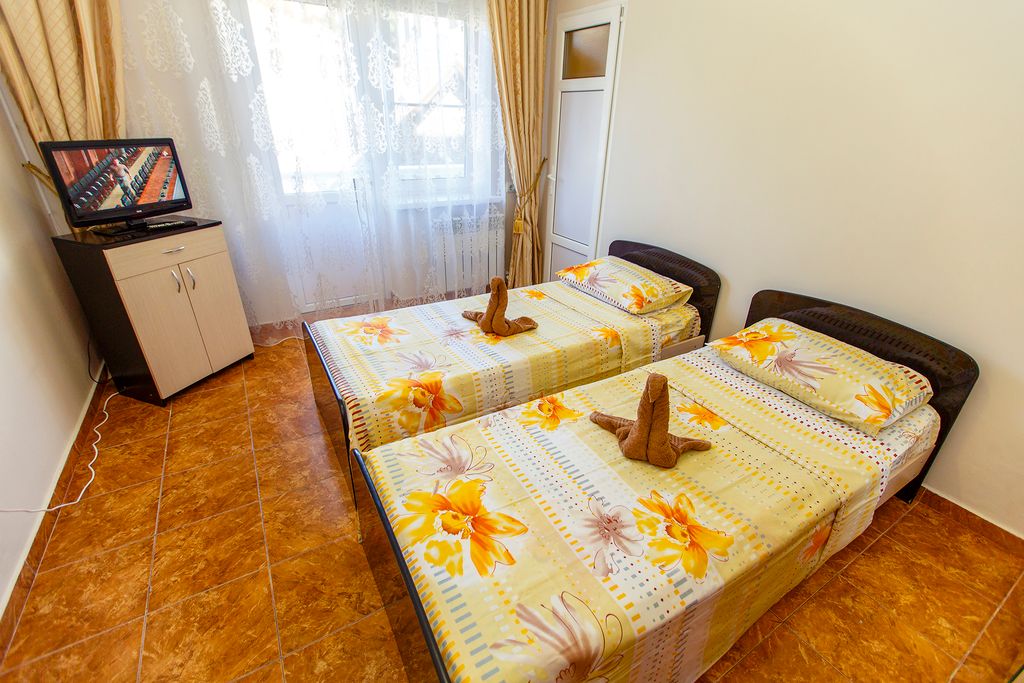 Парус — Двухместный номер с 2 отдельными кроватями  комфорт