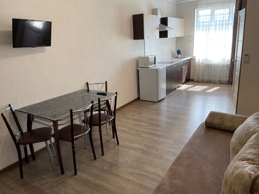 Джанхаус — Семейный номер двухкомнатный с кухней