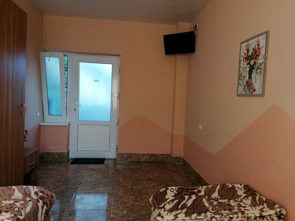 Сказочный мир — Двухместный номер с 2 отдельными кроватями эконом+ №103; 104