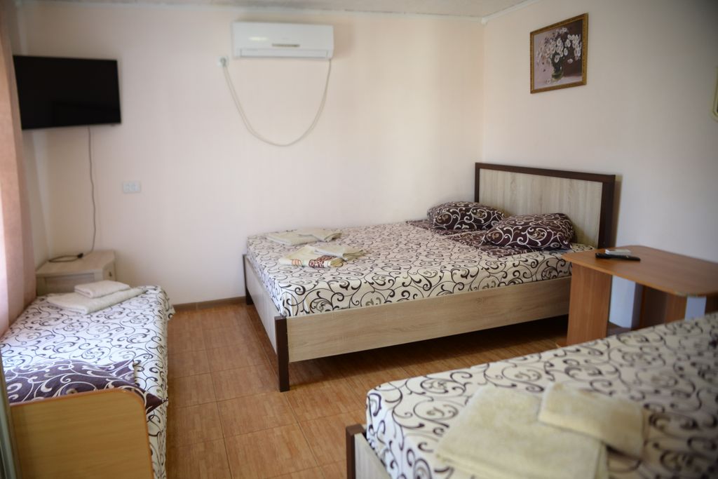 Елена — Семейный номер улучшенный с видом на горы