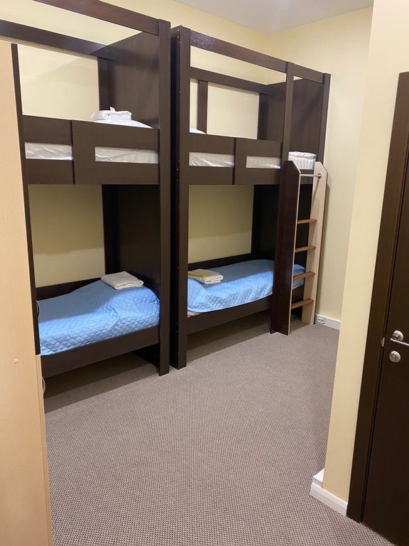 Полуостров — Многоместный смешанный номер эконом (душ/туалет общий)