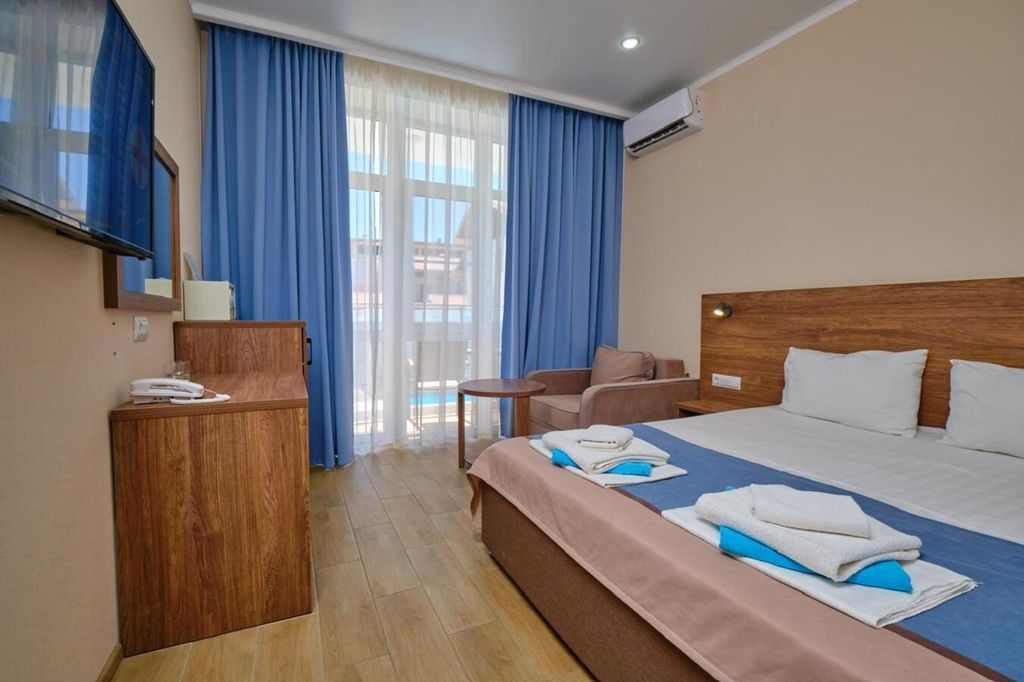 OneTime — Четырёхместный номер 3. Сюит двухкомнатный