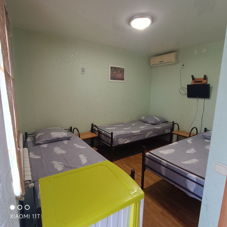 Маяк — Трёхместный номер улучшенный