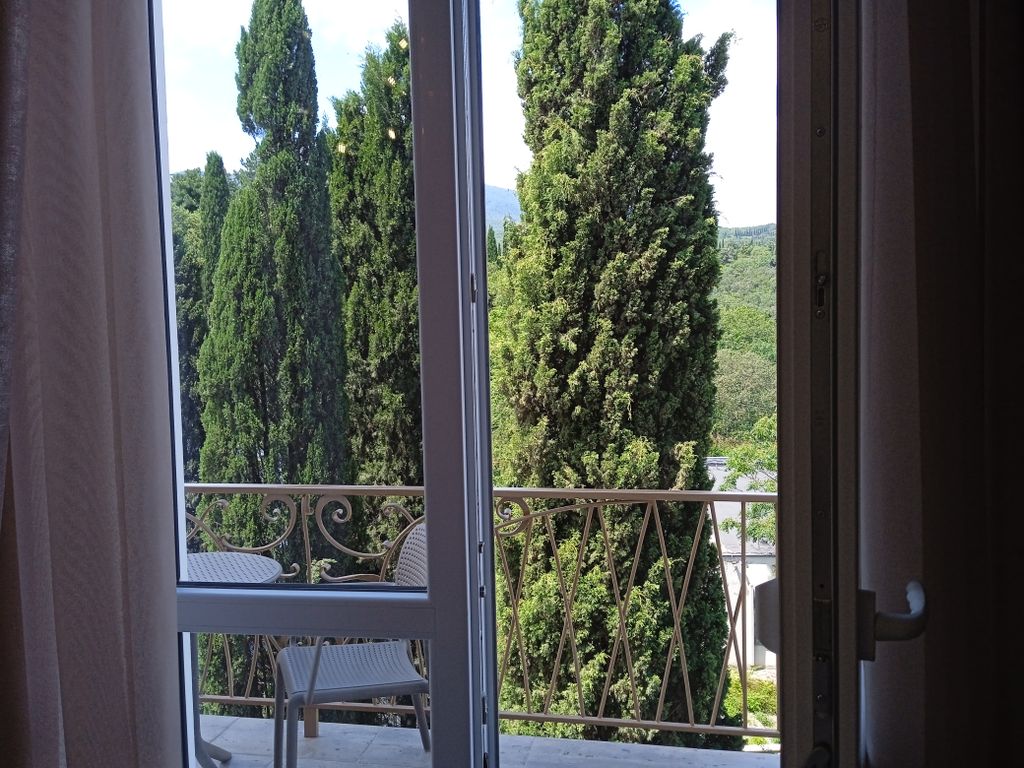 VK-Grand — Семейный номер Люкс (3-й этаж)