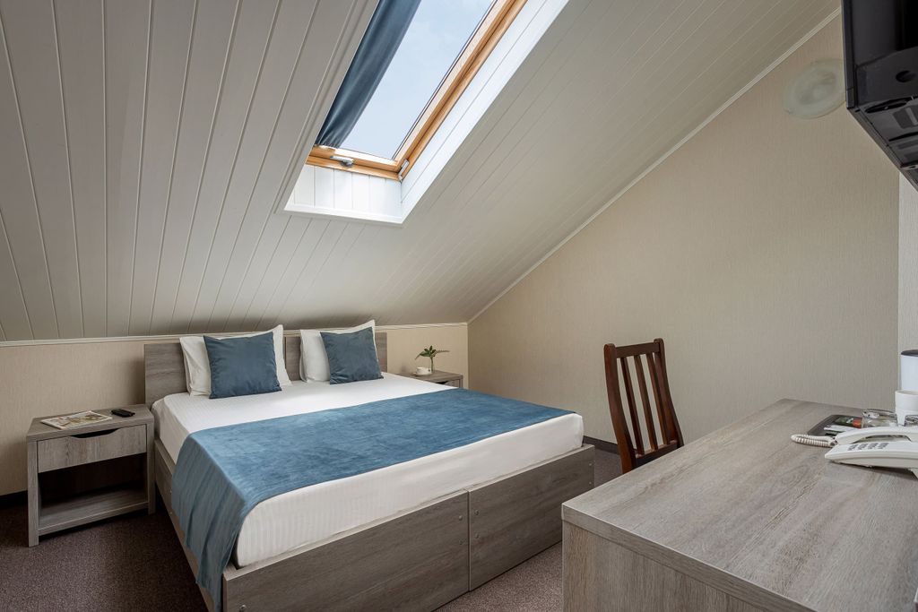 Моретель — Двухместный номер с 2 отдельными кроватями Стандарт на мансарде с завтраком и теплым бассейном