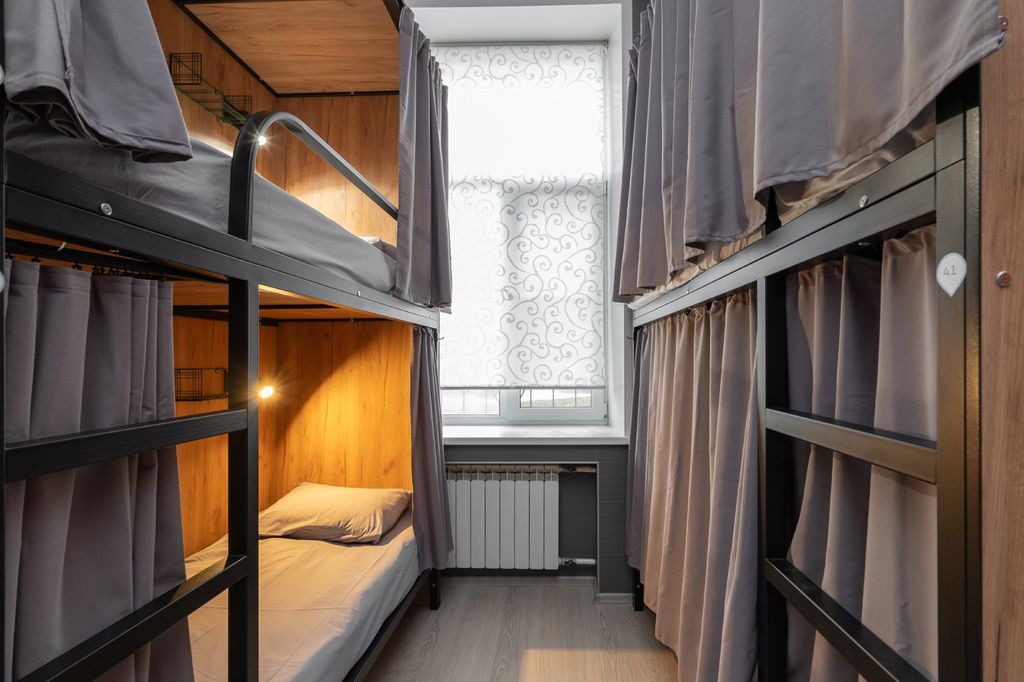 Дип Слип — Многоместный смешанный номер капсула в 4х-местном женском номере с собственной душевой комнатой и санузлом