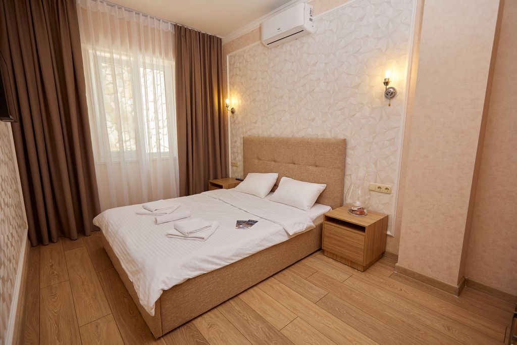 Вилла Мира — Семейный номер без вида с мини-двориком