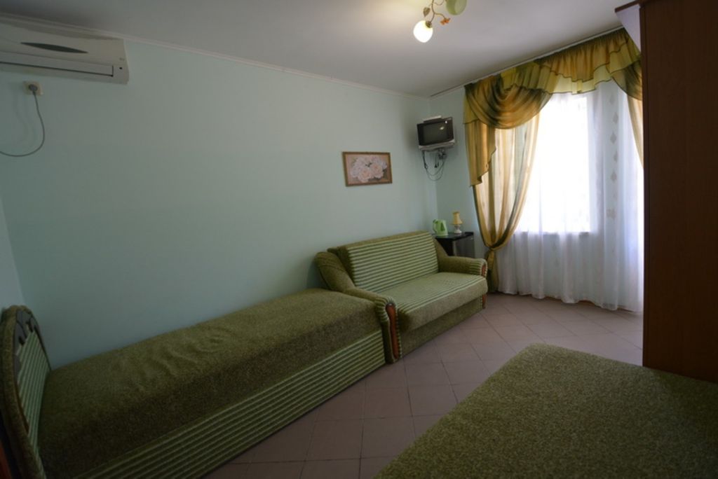 Роза — Четырёхместный номер стандарт