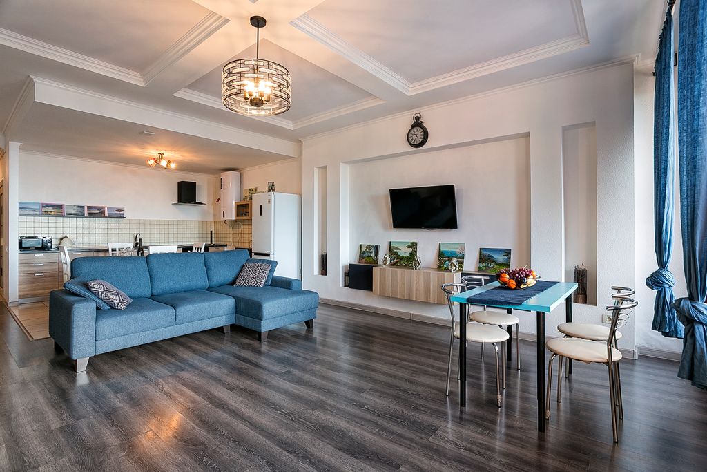 Фамилия — Апартаменты