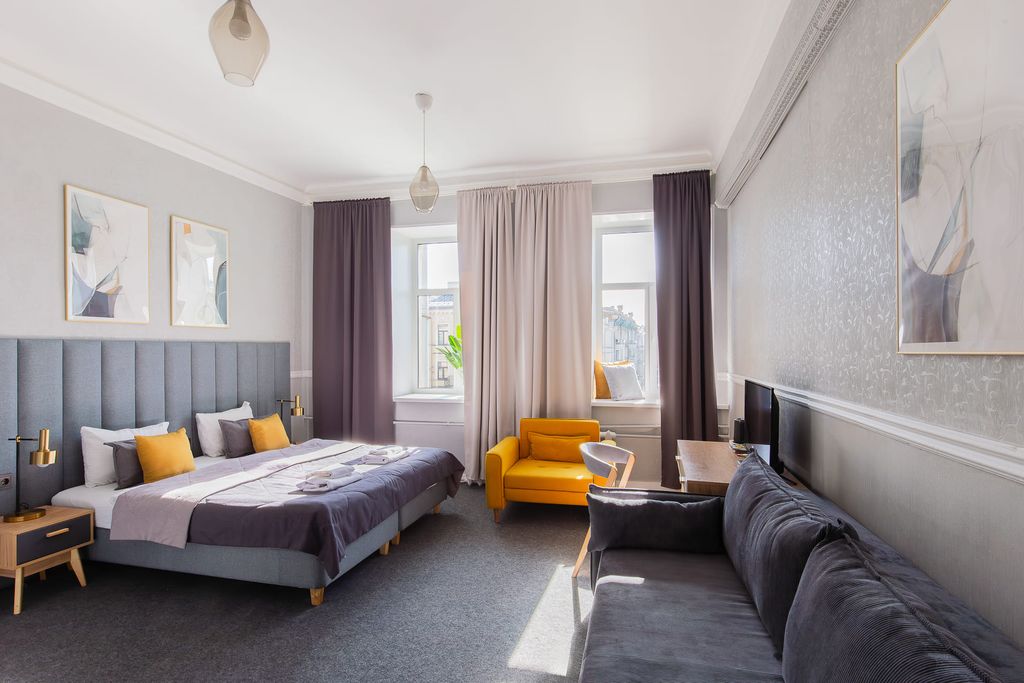 Lopatin Невский 100 — Двухместный номер с 1 кроватью Номер с видом из окон на Невский проспект