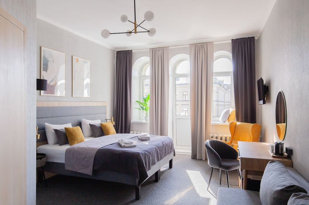 Lopatin Невский 100 — Двухместный номер с 1 кроватью Номер с балконом и видом на весь Невский проспект