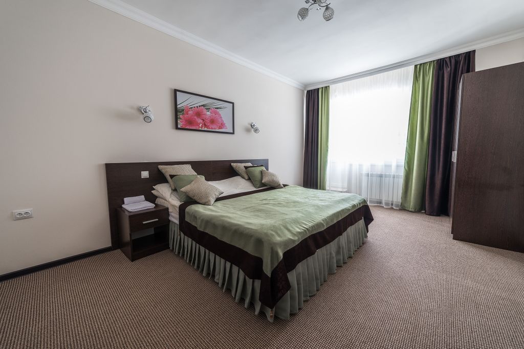 Горский Дом — Семейный номер люкс с видом на горы