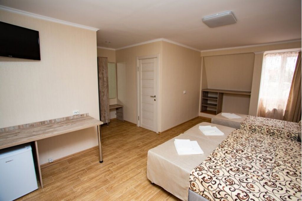 Олимпия — Трёхместный номер стандарт