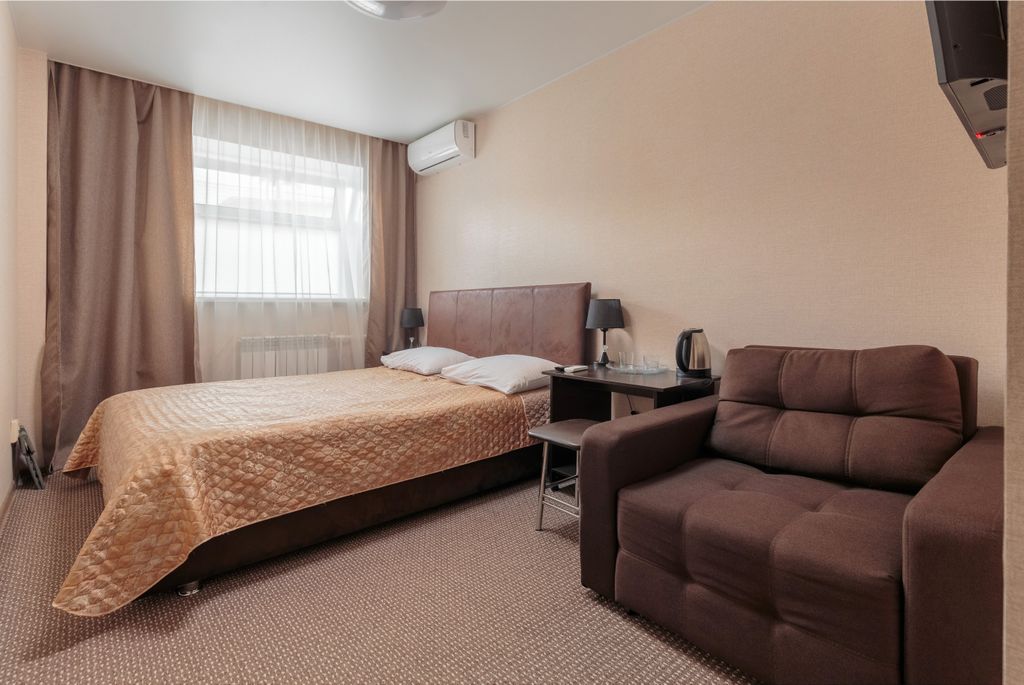 Лаки — Трёхместный номер стандарт с видом на город