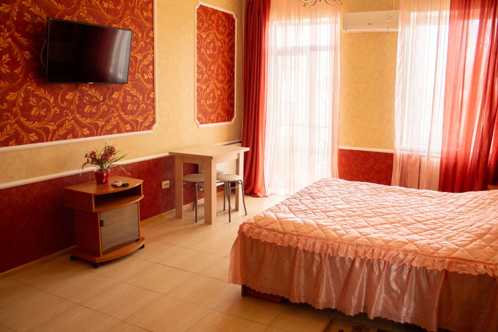 Абсолют — Трёхместный номер полулюкс