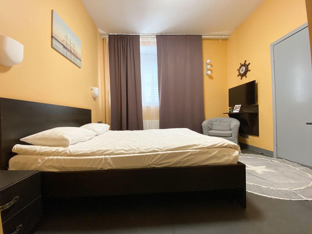 Адмирал — Двухместный номер с 1 кроватью Люкс 103