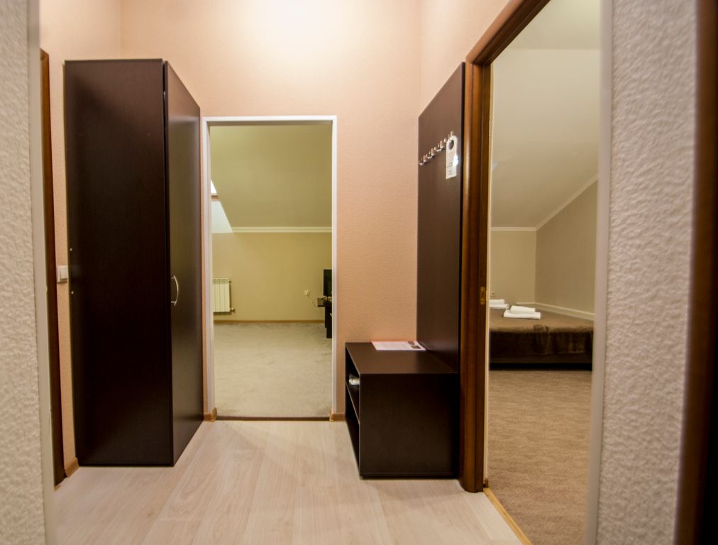 АтлантидА — Трёхместный номер Улучшенный 2-х комнатный стандарт