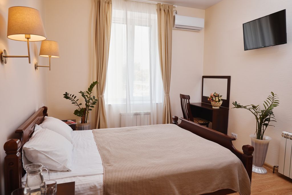 ZB Hotels Айсберг Саратов — Четырёхместный номер люкс