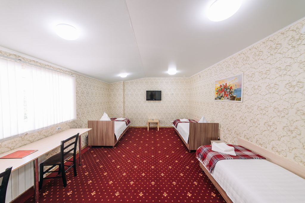 Свояк — Семейный номер улучшенный с видом на город