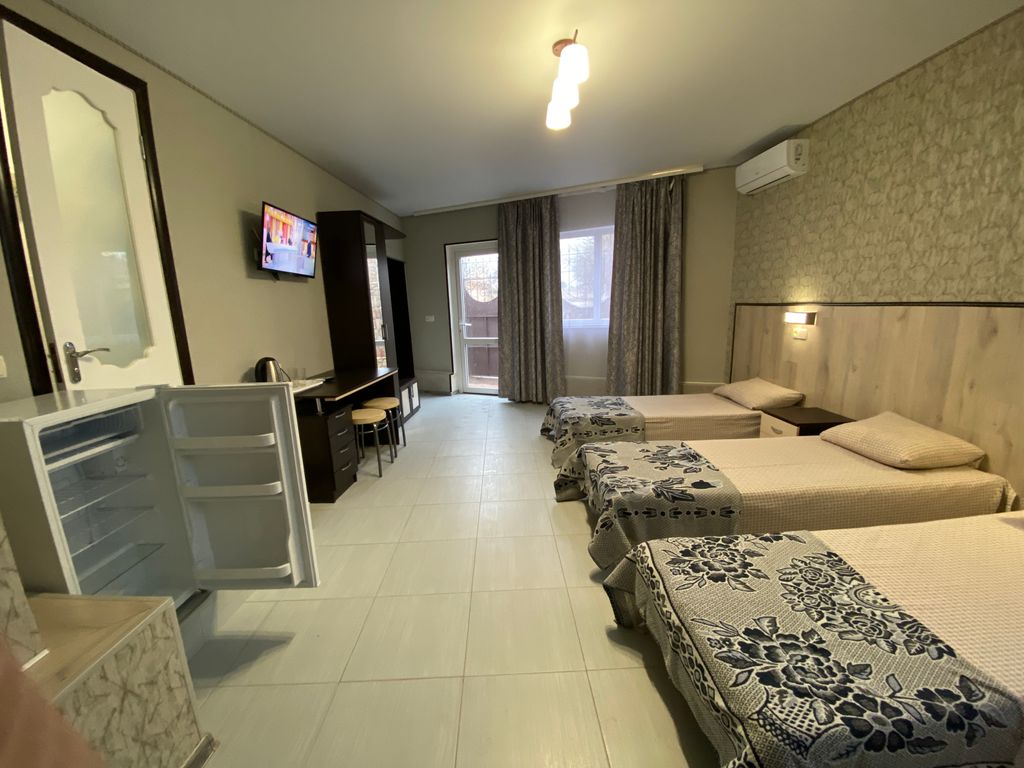 Крепость Кафа — Четырёхместный номер стандарт