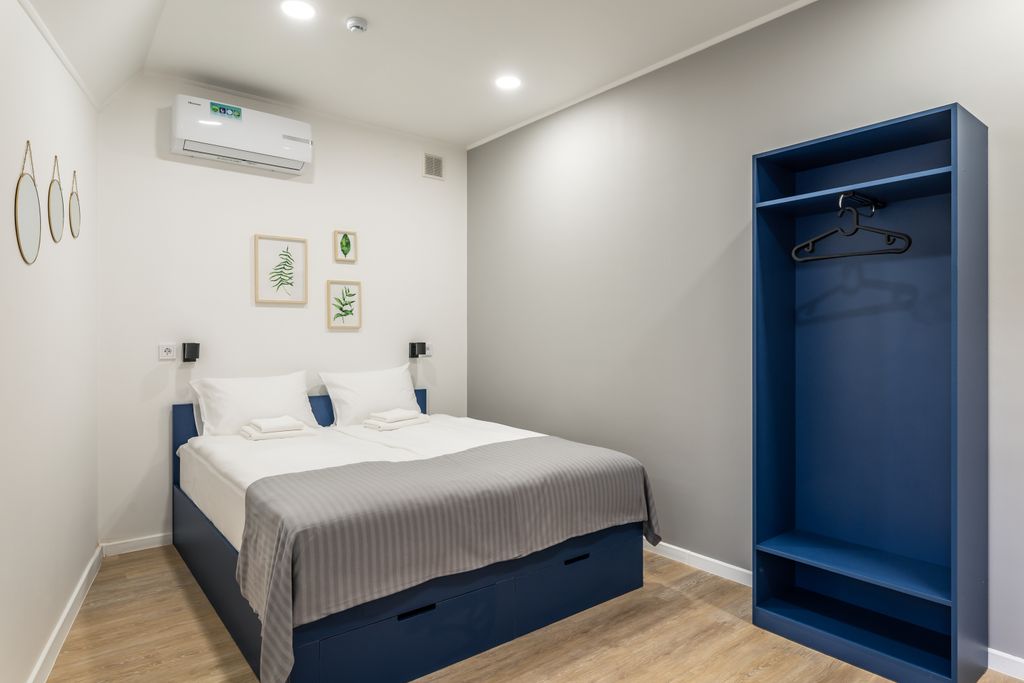 Evergreen — Двухместный номер с 1 кроватью эконом двухместный с общим санузлом