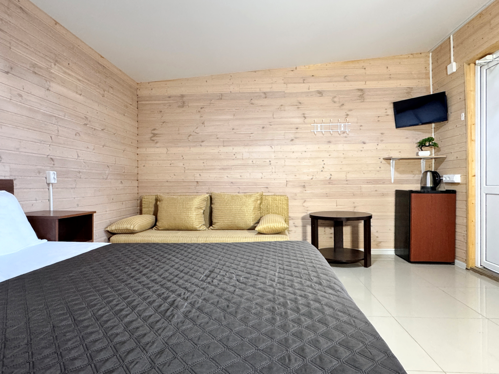 Уральские Самоцветы — Трёхместный номер Эко-номер