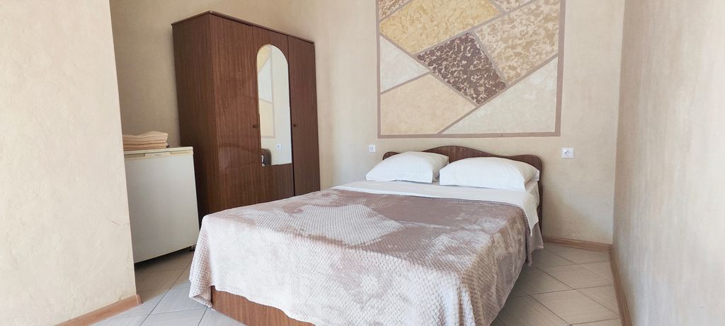 Домик у моря — Трёхместный номер комфорт №9