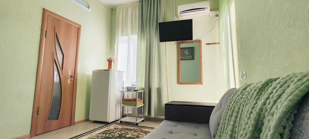 Домик у моря — Четырёхместный номер двухкомнатный комфорт №10