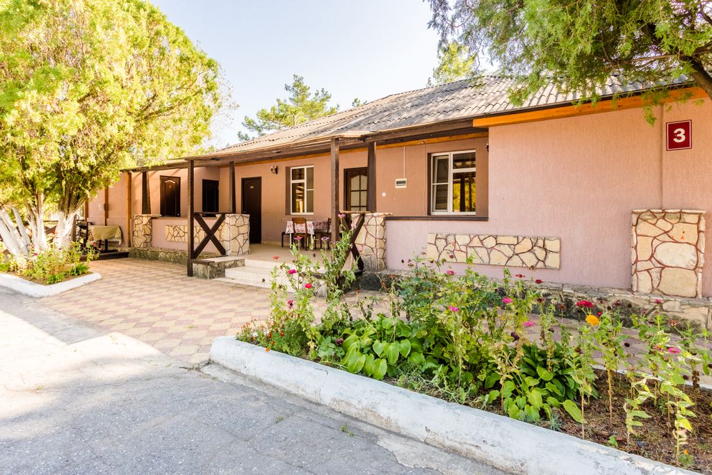 Пляжный поселок — Трёхместный номер люкс