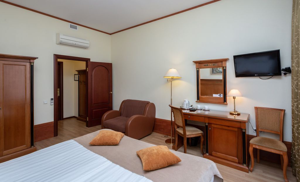 Кристофф — Трёхместный номер улучшенный