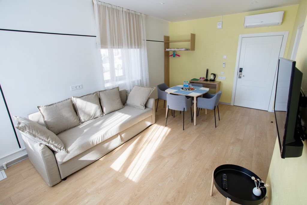 EP boutique Hotel Аскольд — Четырёхместный номер эконом с видом на город