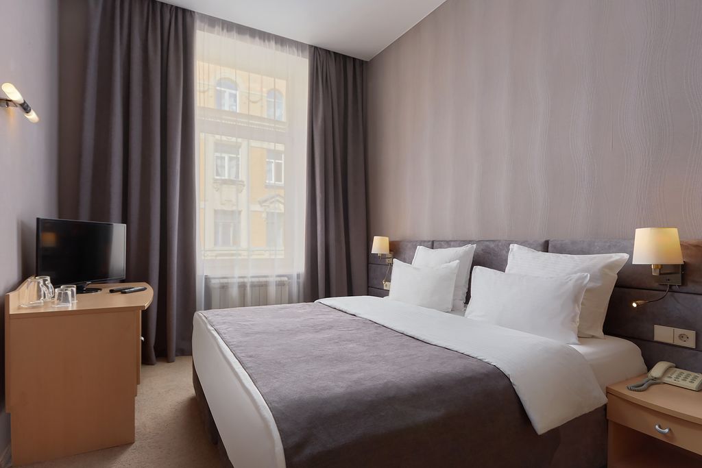 Пятый угол — Семейный номер стандарт