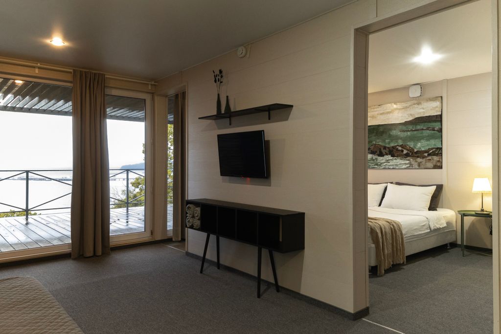 Grey House — Семейный номер с террасой и видом на море