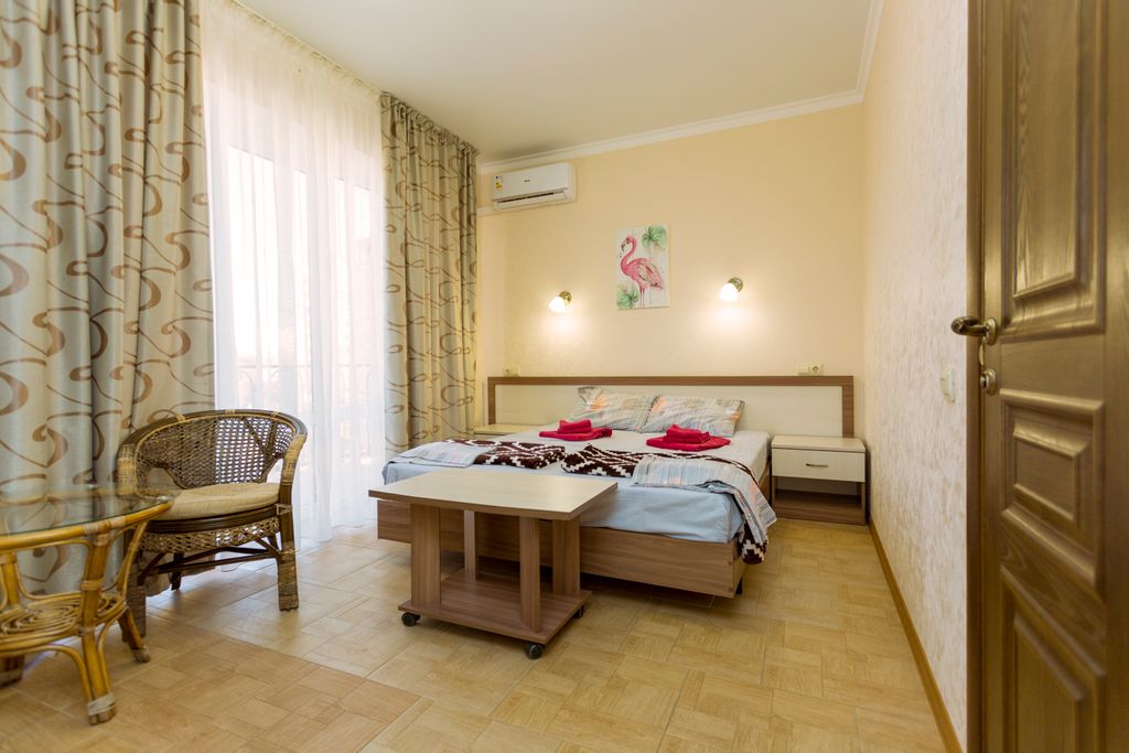 ТриО — Двухместный номер с 1 кроватью стандарт с балконом