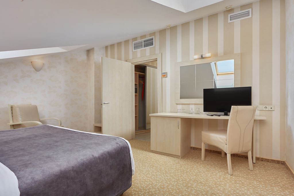 Пятый угол — Двухместный номер с 1 кроватью мансарда