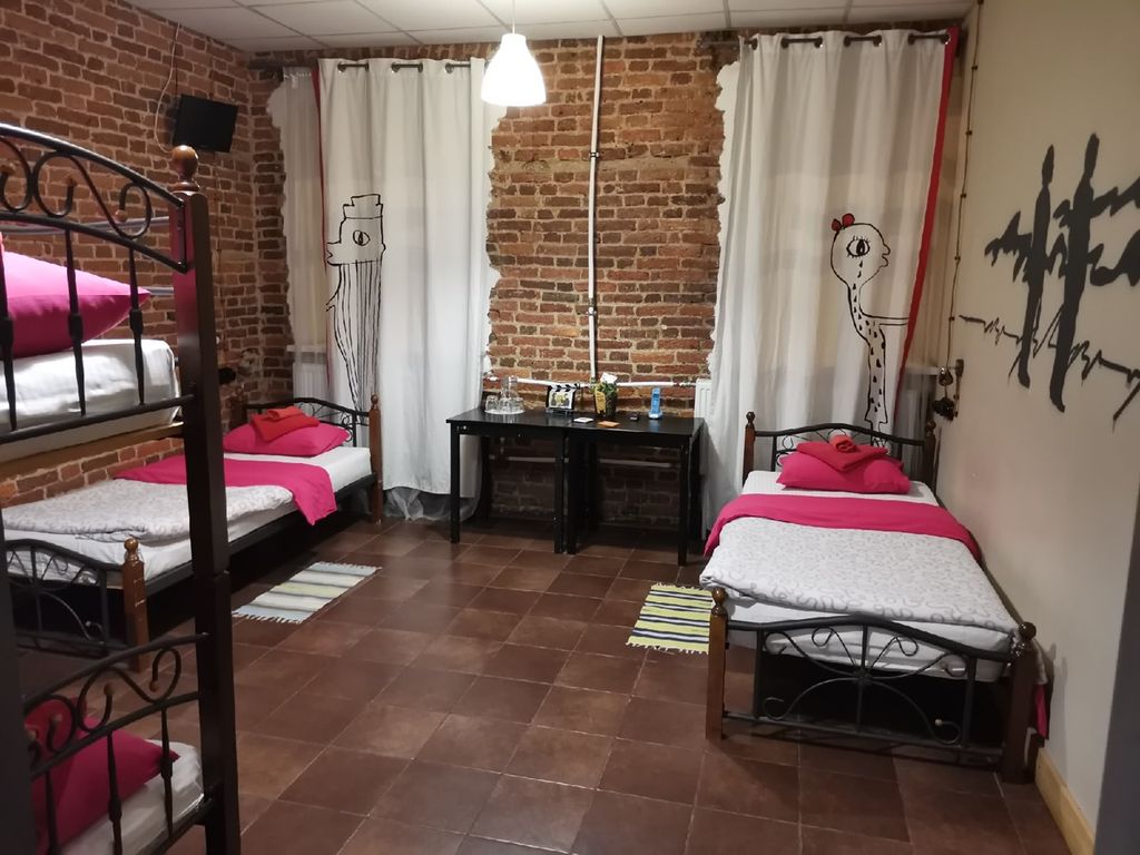 на Выборгской — Четырёхместный номер без душевой комнаты